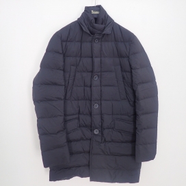 ヘルノの19AW PI007ULE ネイビー レイヤードダウンコートの買取実績です。
