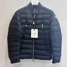 モンクレール 21年製 AMIOT エミオット ライダースダウンジャケット 買取実績です。