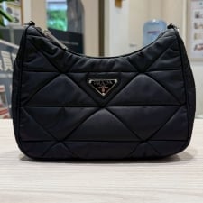 プラダ ブラック 1BC151 RDJN F0002 V B9O パデッド Re-Nylon ショルダーバッグ 買取実績です。