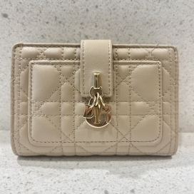 ディオールのS6022ONMJ_M51U My Dior Dittany ウォレットの買取実績です。