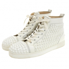 クリスチャンルブタンのホワイト×シルバー LOUIS FLAT SPIKE スニーカーの買取実績です。