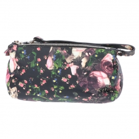 ジバンシィの花柄 パンドラ ポーチの買取実績です。
