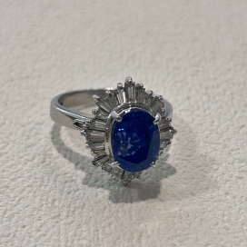 サファイアのPt900 サファイア 4.28ct メレダイヤ 1.38ct リングの買取実績です。