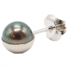 タサキ K18 2.3mm シングル ブラックパール ピアス 買取実績です。