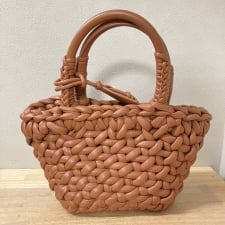 アラヌイ ブラウン ラムスキン Icon Braided Bag かぎ針編み ハンドバッグ 買取実績です。