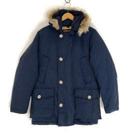 ウールリッチのネイビー WOCPS2393D ARCTIC PARKA MLの買取実績です。
