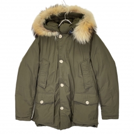 ウールリッチの1602161 モルドバ製 ニューアークティック パーカーの買取実績です。