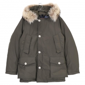 ウールリッチの1602161 モルドバ製 ニューアークティック パーカーの買取実績です。