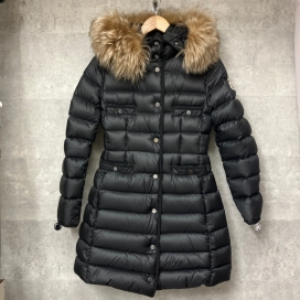 モンクレールの24年製 HIRMAFUR ダウンコートの買取実績です。