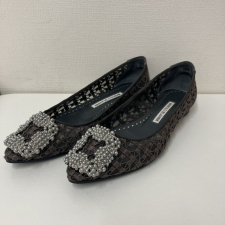 マノロブラニク ブラウン ハンギシ レース  ビジューフラットパンプス 買取実績です。