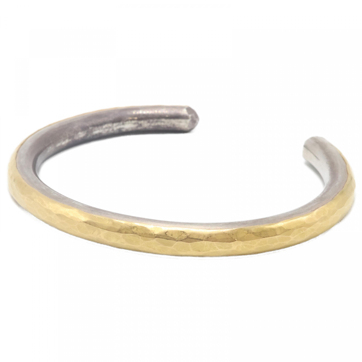 横浜元町でMALCOLM BETTSを買取。K22×SV925 ハンマリングバングルを