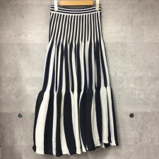 シーエフシーエル 2024SS ブラック×ホワイト CF007KG060 CASCADES TIERED SKIRT 買取実績です。