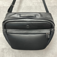 ハンティングワールド ムーンライトクロス ディスカバーショルダーバッグL 2423DSC 6109100608 買取実績です。