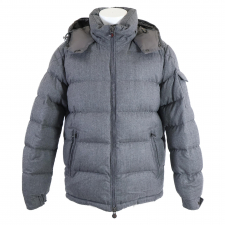 モンクレール 18年製 グレーカラー モンジュネーブル フード付ダウン 買取実績です。