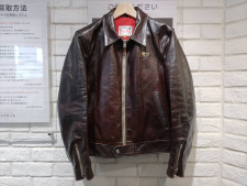 ルイスレザー 550 ベジタブルタンニンカウハイド ネブラスカ シングルライダース 買取実績です。