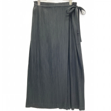 イッセイミヤケ　プリーツプリーズ PP73-JF573 17AW ブラック プリーツ ワイド ラップパンツ　 買取実績です。