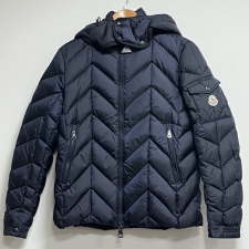 モンクレール 15年 ネイビー BERRIAT ダウンジャケット 買取実績です。