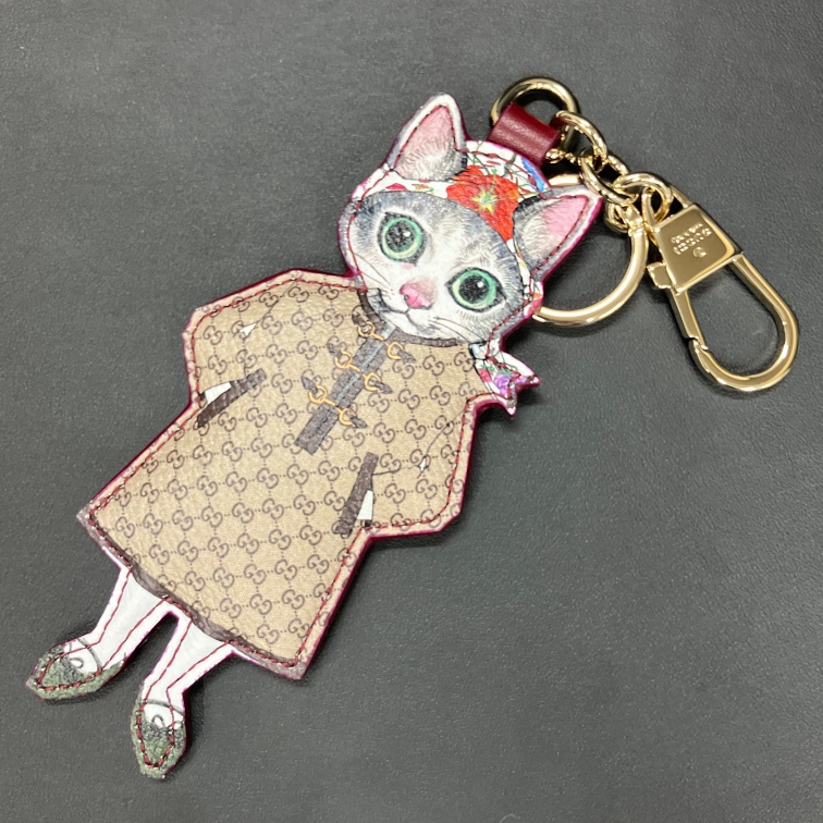 グッチを銀座で買取。日本限定ヒグチユウココラボの猫 (ボー)チャーム