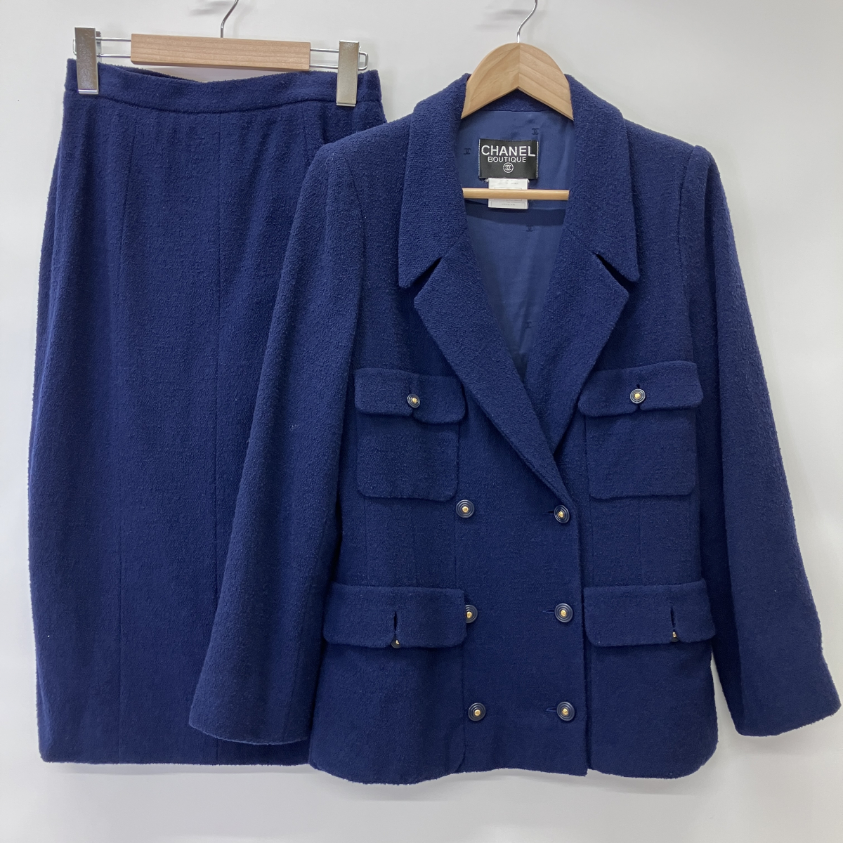 シャネルを浜松入野で買取。95年製のココマークボタンのツイードダブル