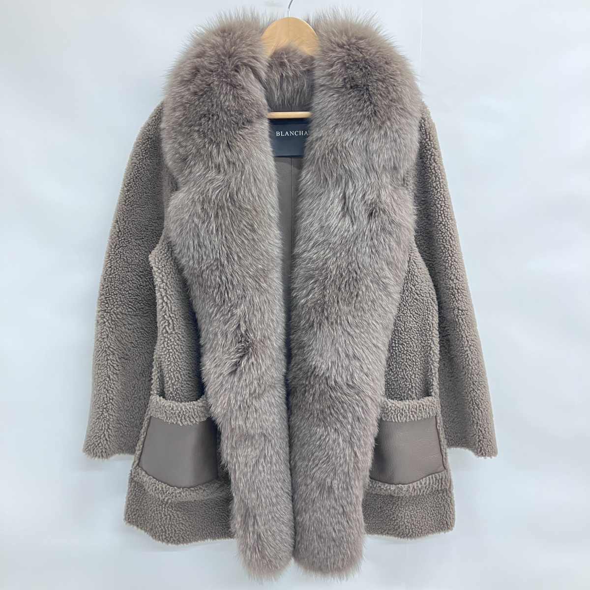 浜松入野でブランカを買取。ブラウンカラーのフォックスファー素材の