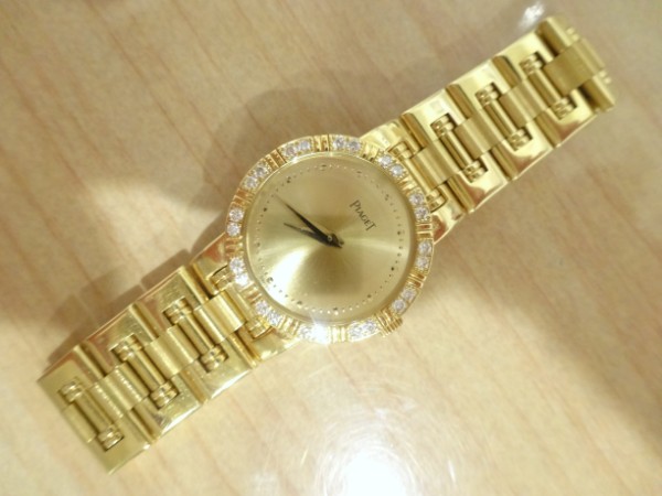 ピアジェの750YG ダイヤ×ルビーベゼル 腕時計の買取実績です。