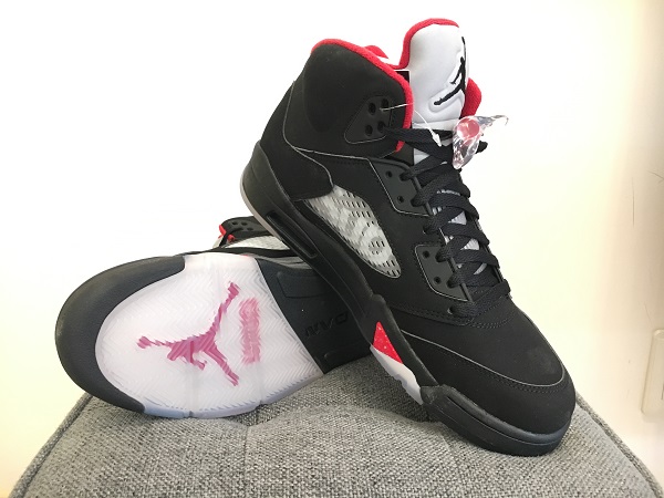シュプリームのスニーカーのナイキ ジョーダン5 スニーカーの買取実績です 16年10月26日公開の情報です エコスタイル