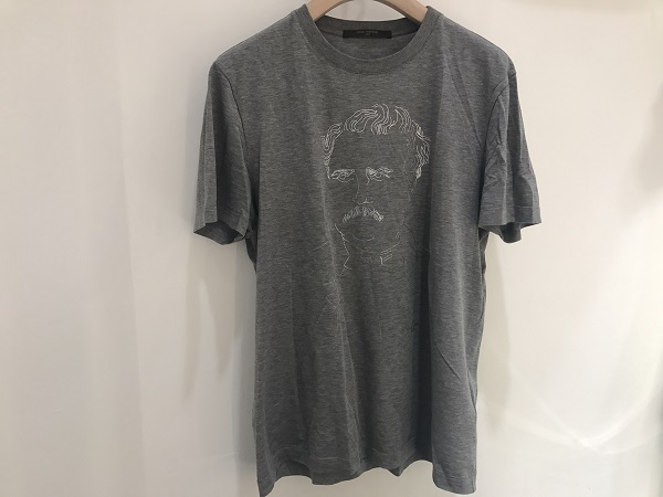 ルイヴィトンのグレー 2014年　Tシャツの買取実績です。