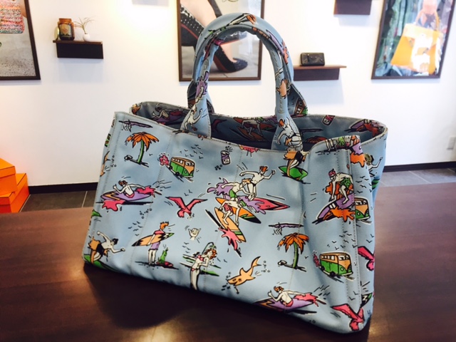 PRADA プラダ カナパ ハンドバッグ トートバッグ キャンバス サーフィン プラダのサーフィン柄カナパバッグ買取。港区でブランド品買取の広尾店