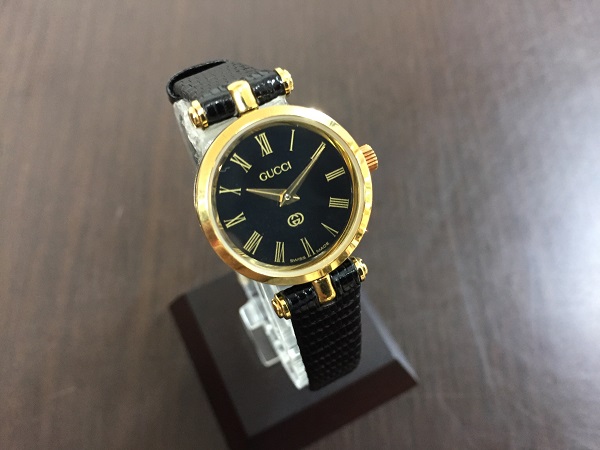 グッチの2000L　黒文字盤　クオーツ　レディース　腕時計の買取実績です。