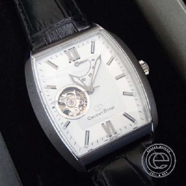 オリエントのセミスケルトン　トノー　パワーリザーブ　裏スケ　自動巻き　腕時計の買取実績です。