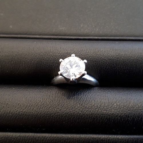 ダイヤモンドの2.07ctダイヤ　PT900プラチナリング　現品のみの買取実績です。