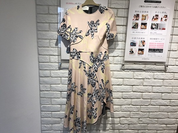 セドリックシャルリエの洋服のピンク 花柄 Yモバイル 桐谷美玲着用 ワンピースの買取実績です 17年9月23日公開の情報です エコスタイル