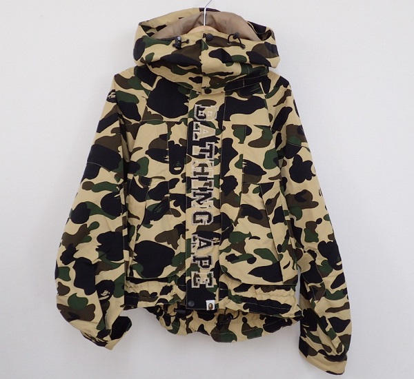 アベイシングエイプの洋服の1st サルカモ スノボジャケットの買取実績です 18年3月30日公開の情報です エコスタイル