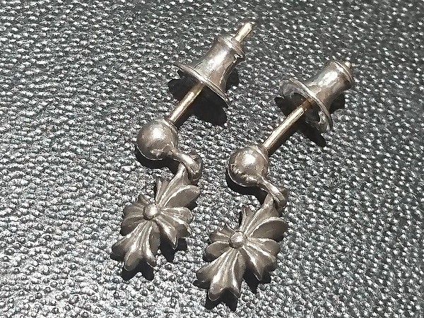 クロムハーツのアクセサリーのタイニーe Chプラススタッドピアス 2点 現品のみの買取実績です 2018年3月31日公開の情報です エコスタイル