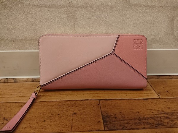銀座本店で、ロエベのピンクのパズル長財布を買取りました 買取価格