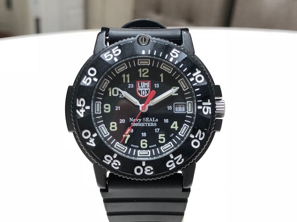 ルミノックスの黒　3001RH.JL　レッドハンド　日本限定　腕時計の買取実績です。