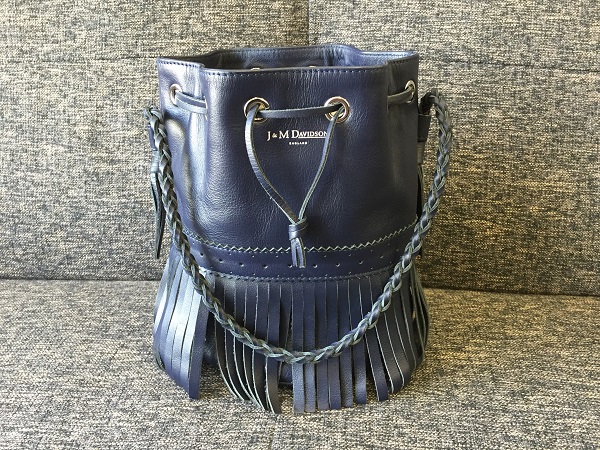 ジェイ エムデヴィッドソンのブランドバッグのネイビー カーニバルm ショルダートートバッグの買取実績です 18年6月3日公開の情報です エコスタイル ジェイ エムデヴィッドソンのブランドバッグのネイビー カーニバルm ショルダートートバッグの買取実績です 18年6月3日公開の情報です エコスタイル