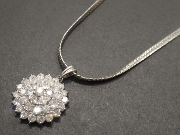 ダイヤモンドのメレダイヤ　デザイン　ネックレス　PT850 ×PT900の買取実績です。