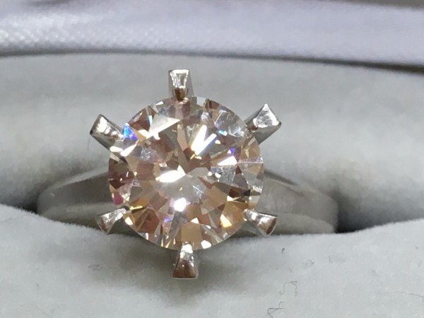 ダイヤモンドのPT900　2.23ct　ダイヤモンド　リングの買取実績です。