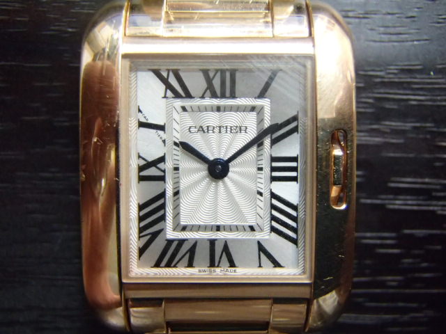 カルティエの腕時計 タンクアングレーズの買取実績です。