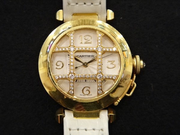 カルティエのダイヤ　グリット　パシャ　腕時計の買取実績です。